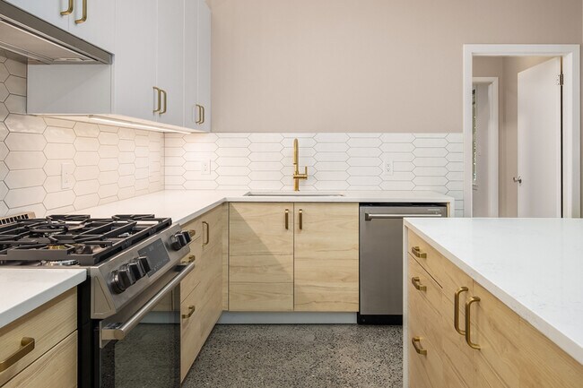 Foto del edificio - 2562 Dexter Ave N