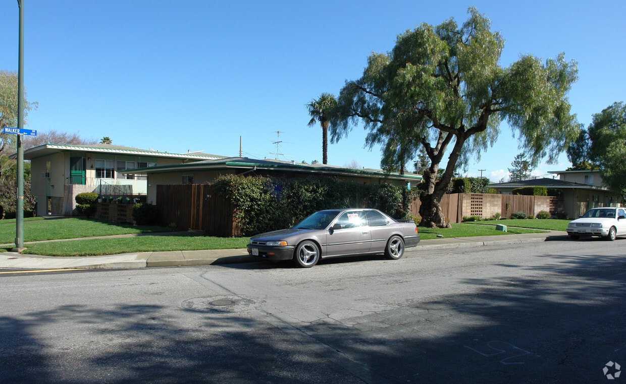 Primary Photo - 536 Walker Dr
