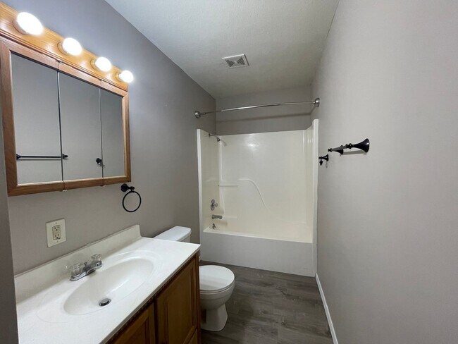 Foto del edificio - 111 Mint Ln