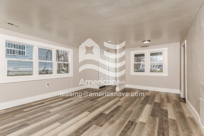 Foto del edificio - 2852 Revels Ave