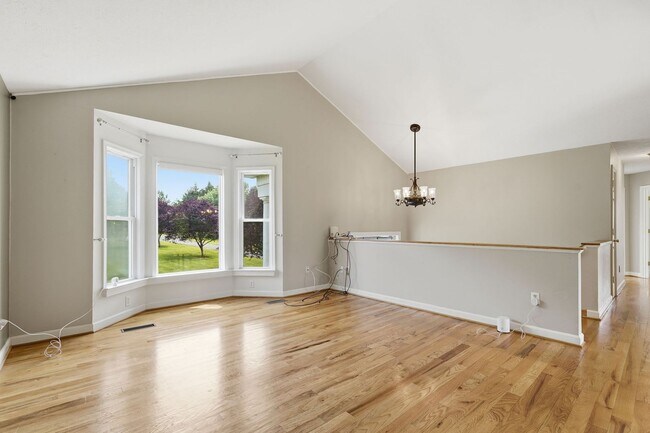 Foto del edificio - Experience a private retreat just beyond the city limits of Winchester where scenic beauty and re...