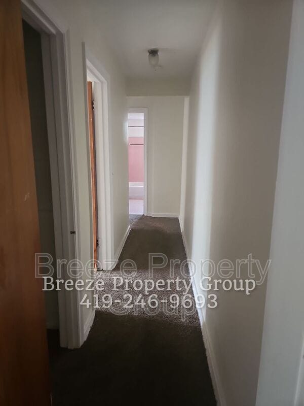 Foto del edificio - 2445 W Bancroft St