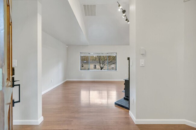 Foto del edificio - Auburn Area Rambler on dead end-street