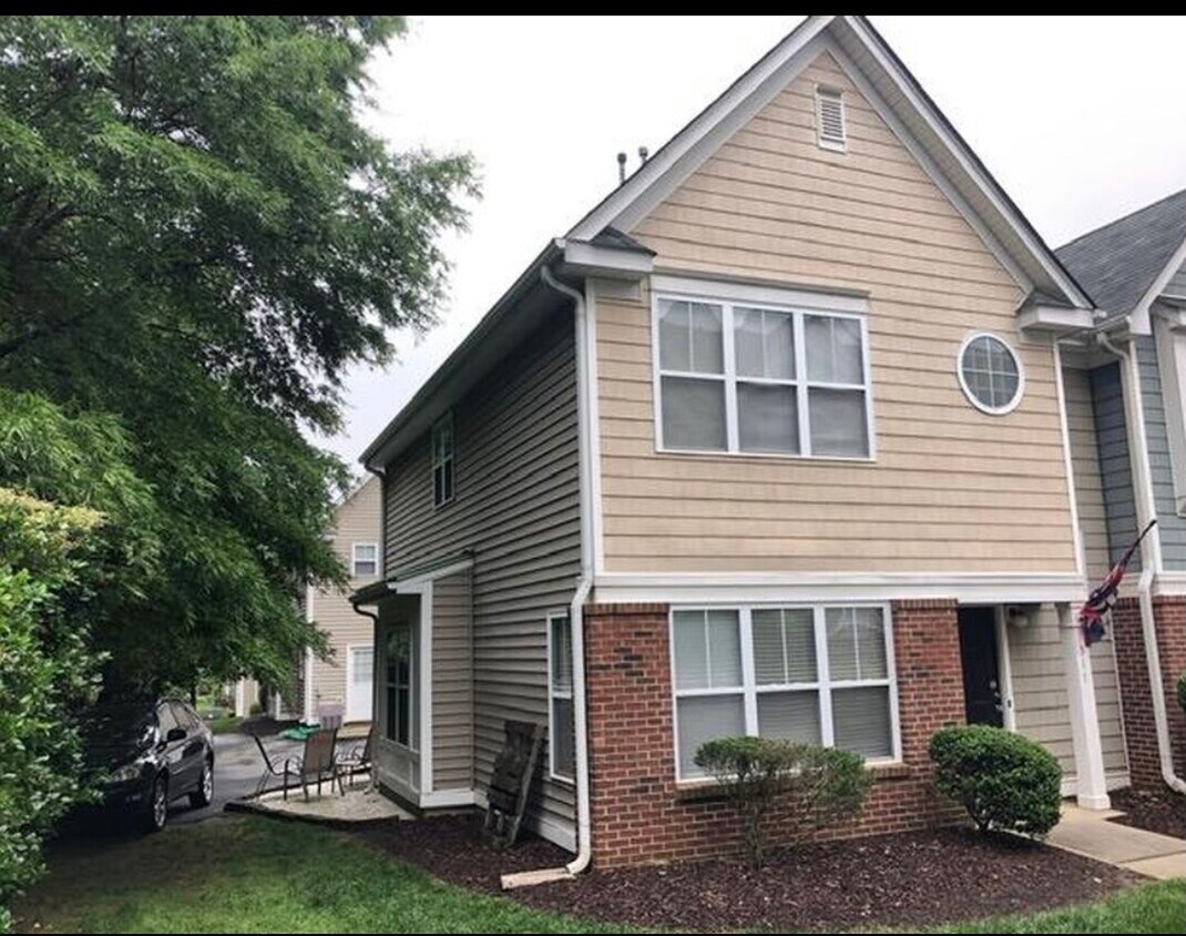 Primary Photo - 3317 Weston St