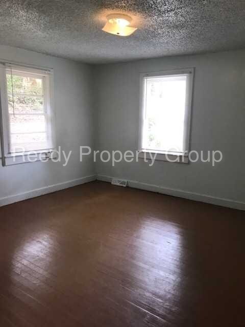 Building Photo - 200 Springbrook Dr