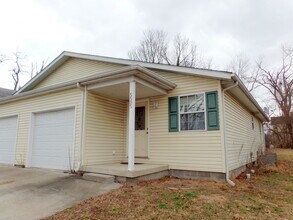 Building Photo - 5505 N Clinton St