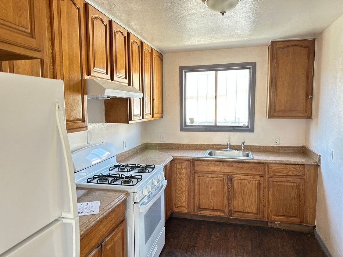 3 Bedrooms 1 Bathroom House In a Quiet A... - 3 Bedrooms 1  Bathroom  House In a Quiet A...