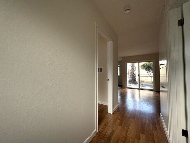 Foto del edificio - 1061 Alma St