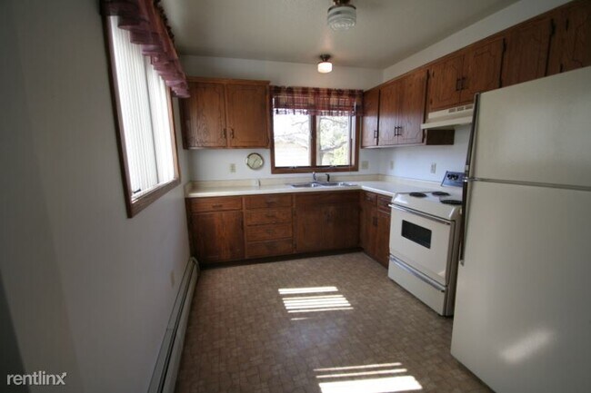 Building Photo - 2921 Northern Valley Dr NE