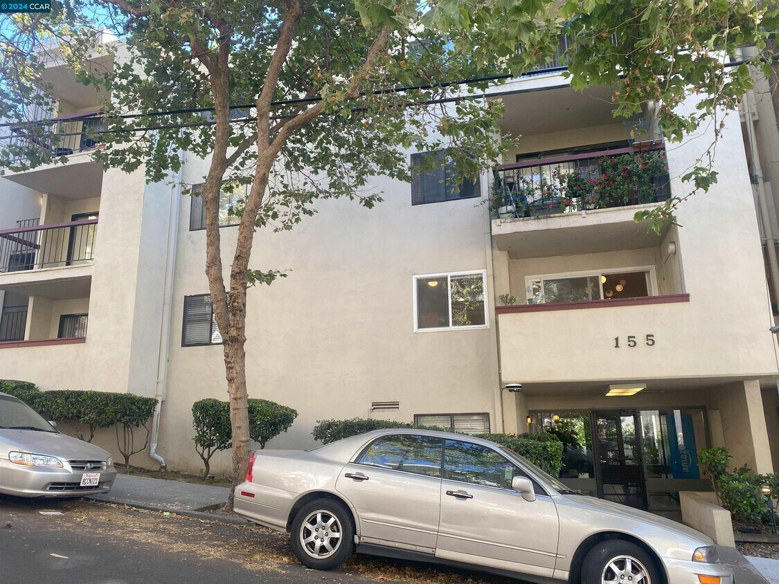 Primary Photo - 155 Pearl St
