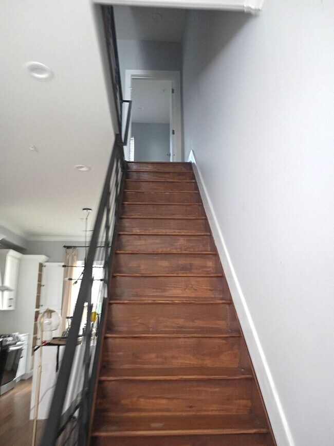 Foto del edificio - Stunning 4-Bedroom Townhome in Grays Ferry! Available NOW!