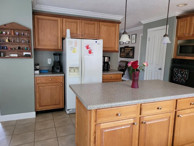 Kitchen island - 495 Crooked Run Rd