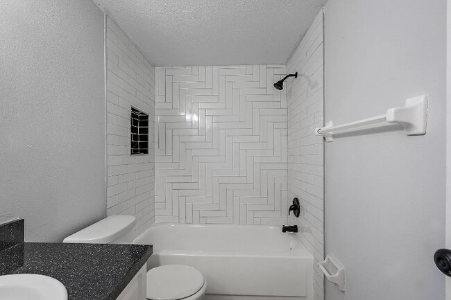 Foto del edificio - 8850 Blind Pass Rd