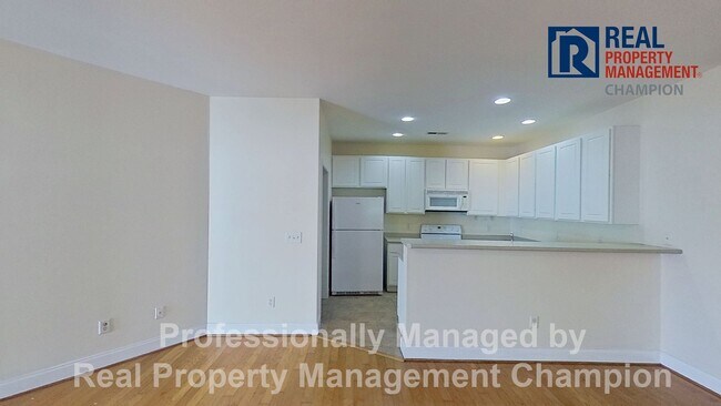 Foto del edificio - End Unit Condo with Open Floorplan and Spl...