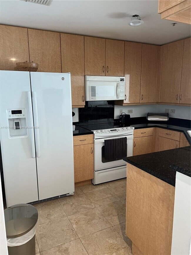 Foto del edificio - 801 Brickell Key Blvd