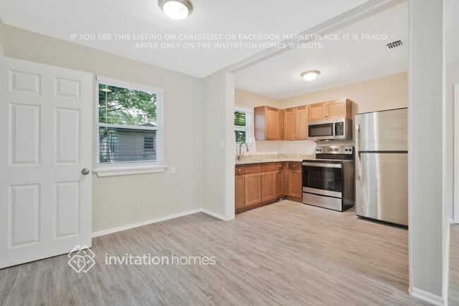 Foto del edificio - 6237 Pinelock Dr