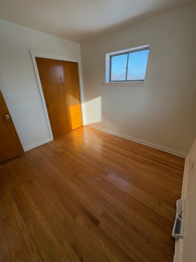 Foto del edificio - 9111 Northcrest Ln