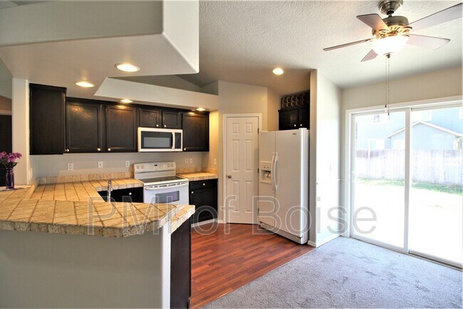 Foto del edificio - 3300 N Elmstone Ave