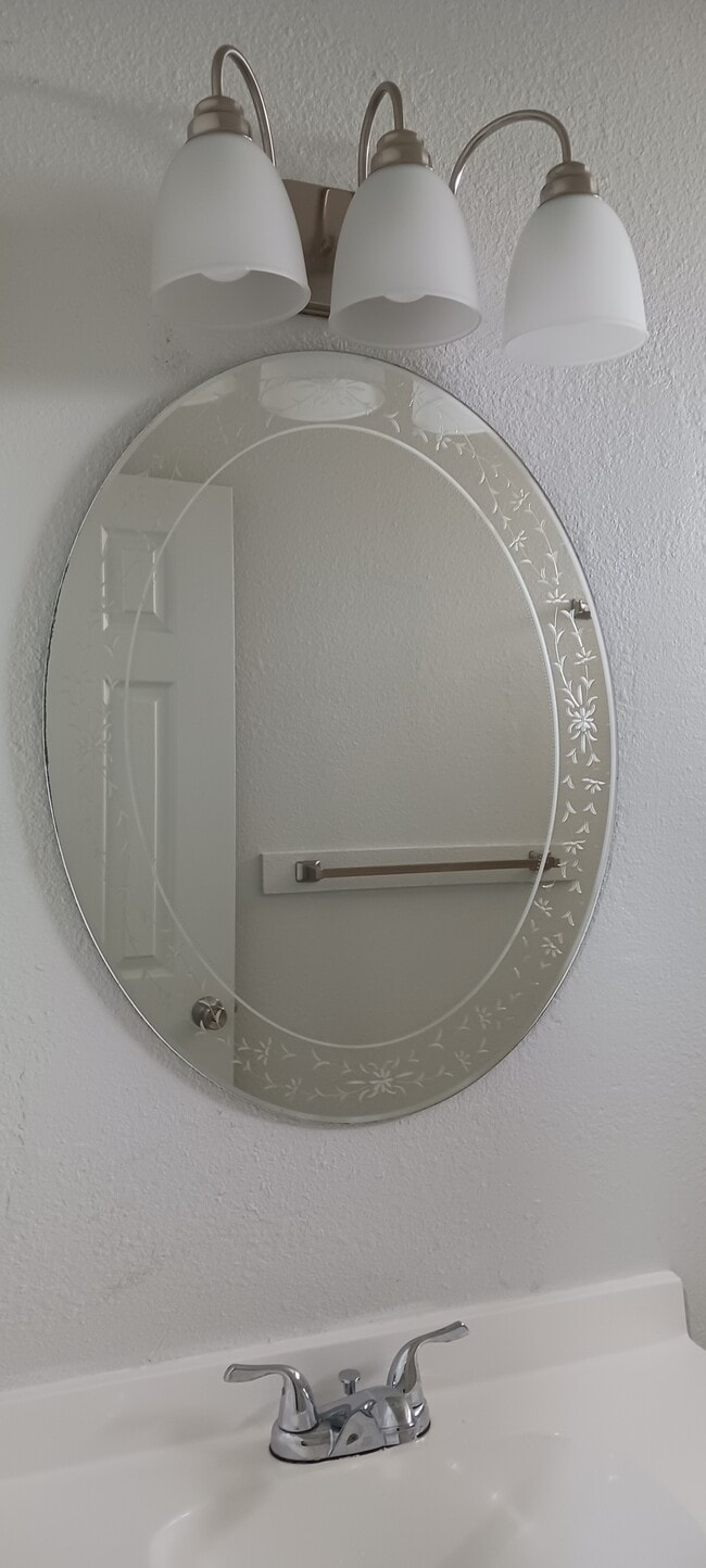 Building Photo - 1100 Roselawn Ave