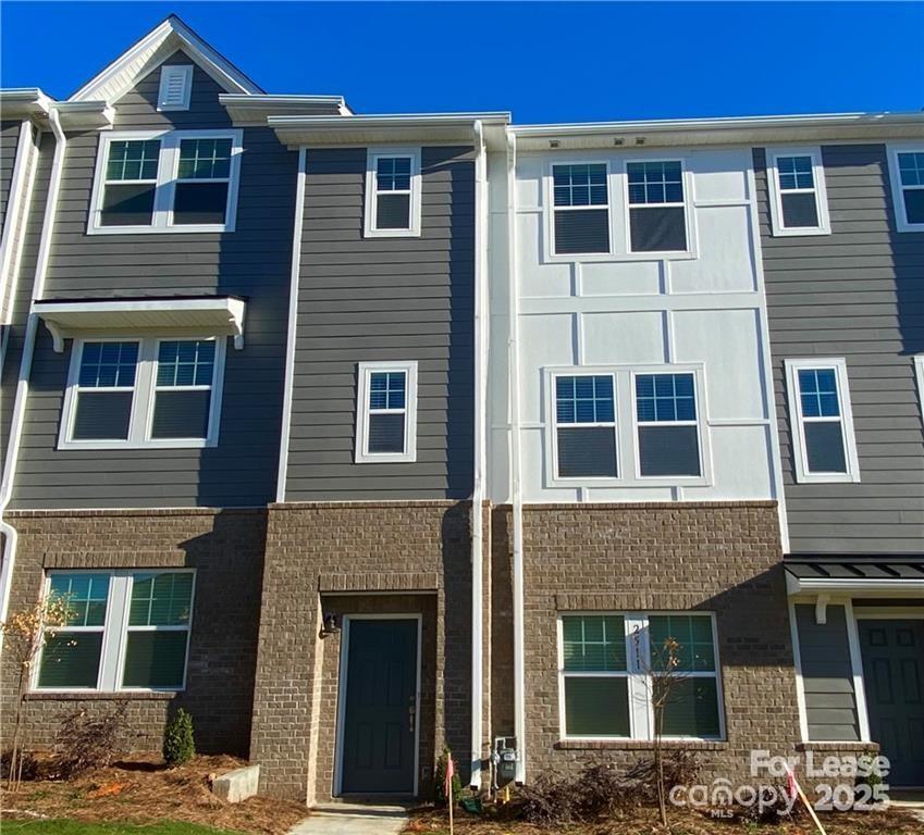 Foto principal - 2511 Arbor Loop Dr