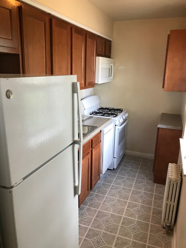 One-bedroom kitchen - Nalbert Apartments