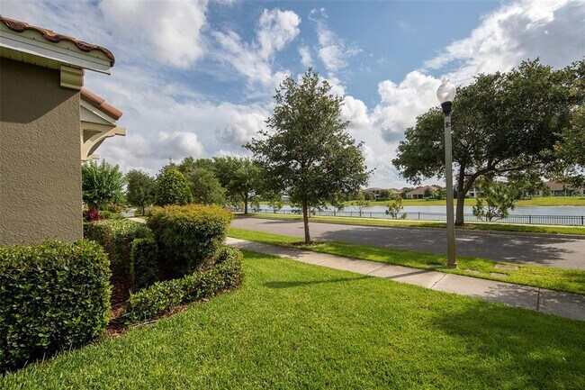 Foto del edificio - 7912 Summerlake Pointe Boulevard