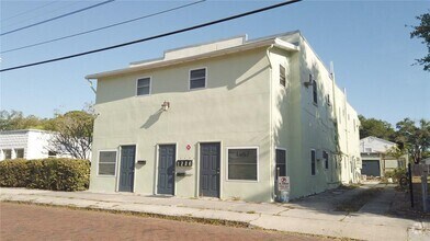 Building Photo - 1667 28th Ave N