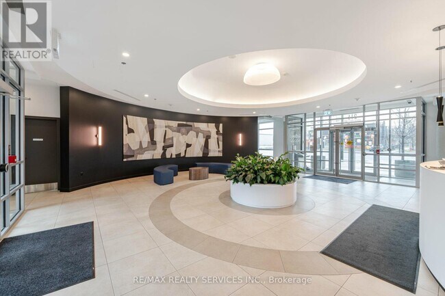 Building Photo - 215 Queen St E