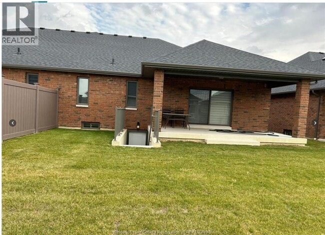 Building Photo - 1295 Tom Toth St