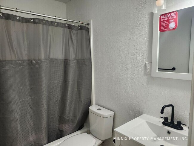 Foto del edificio - 5005 Ave W.-6