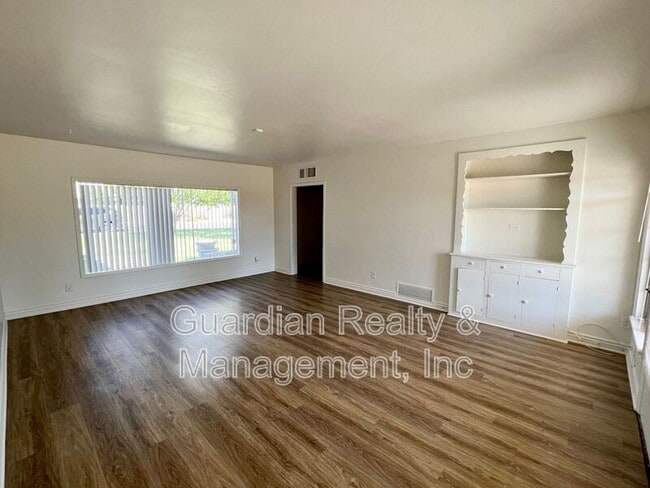 Building Photo - 535 W Edgemont Ave