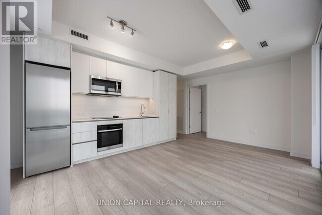 Photo du bâtiment - 5858 Yonge St