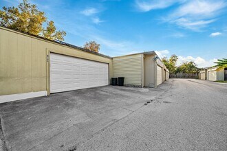 Building Photo - 8726 Wilcrest Dr