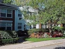 Charming Building - 36663 Woodward Ave