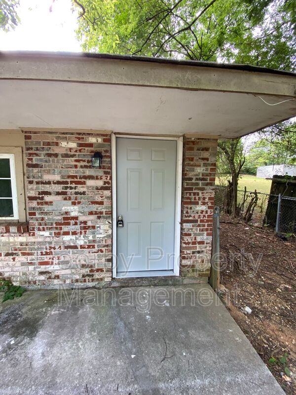 Building Photo - 2818 Eblen Dr