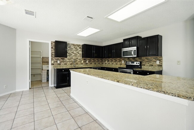 Building Photo - 2802 Redrock Trl