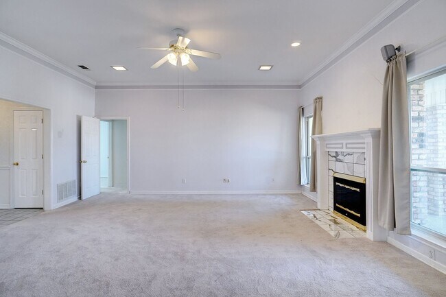 Foto del edificio - Beautiful Benbrook Home on Quarter Acre