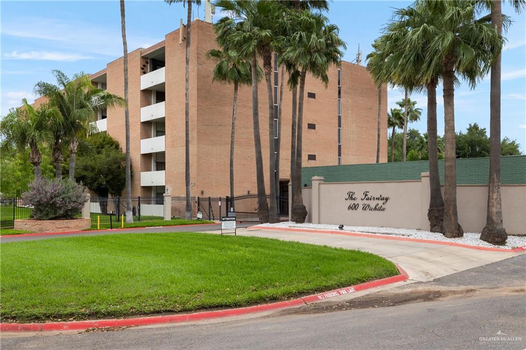 Foto principal - 2200 S 10th St