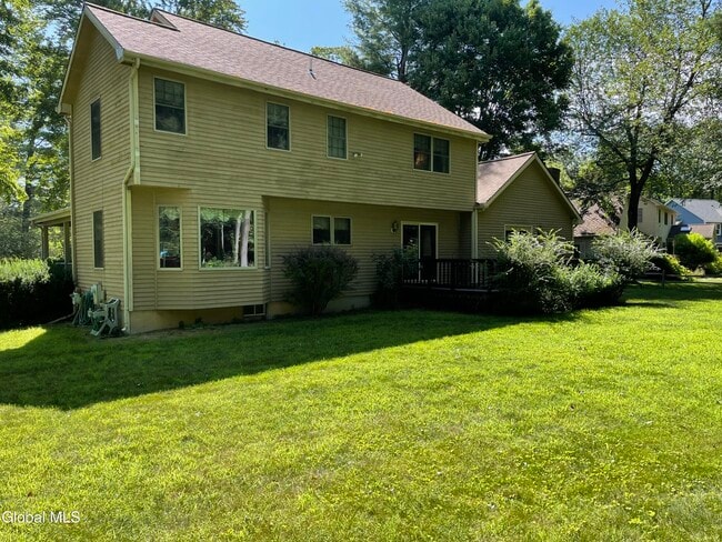 Building Photo - 8 Timberwick Dr