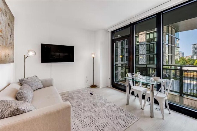 Foto del edificio - 1051 First St NE