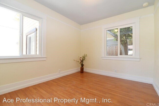 Building Photo - 2 br, 1 bath House - 807 W. Chestnut Street