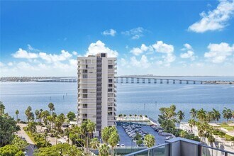 Building Photo - 1451 Brickell Ave