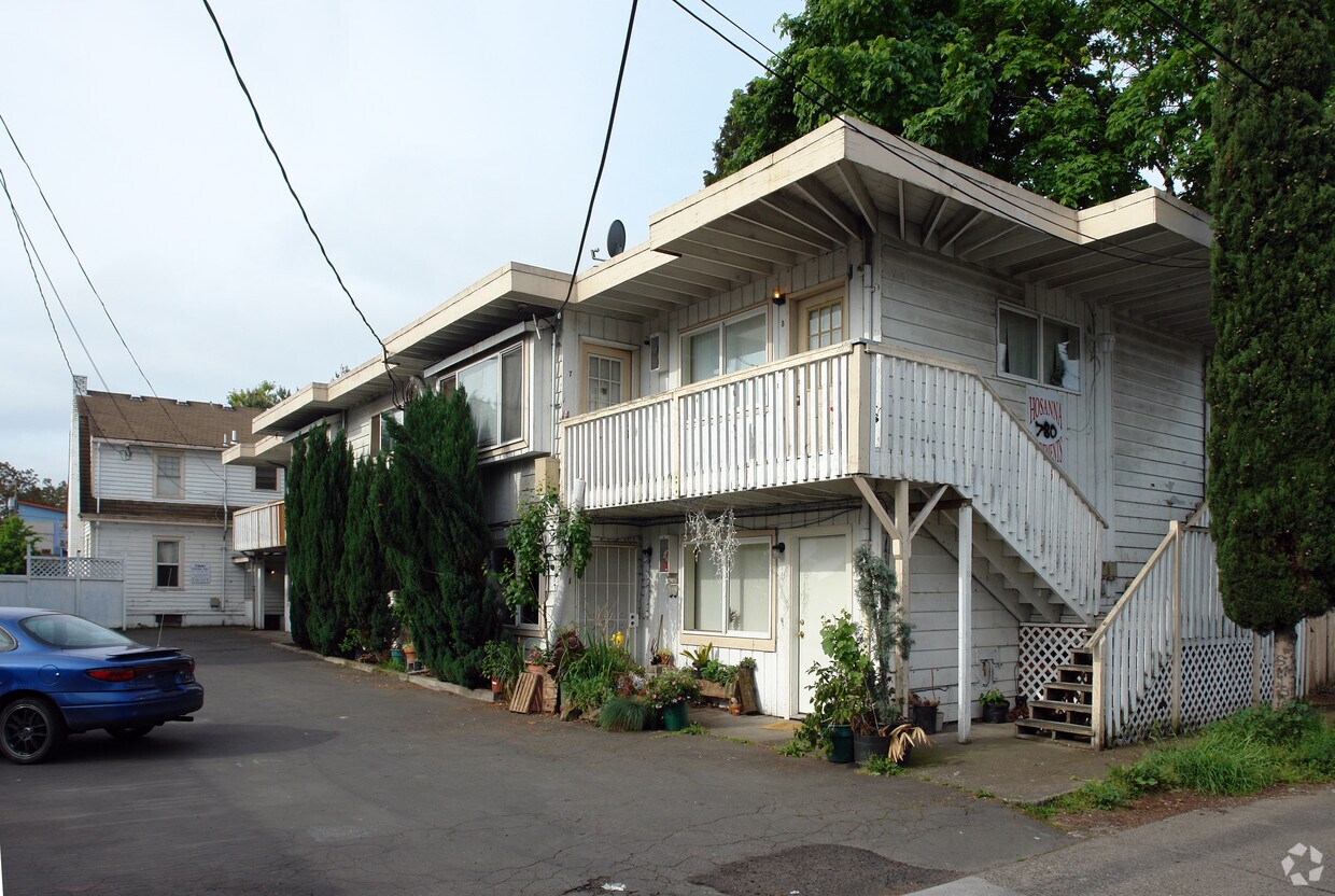 Building Photo - 771-777 W 7th Ave