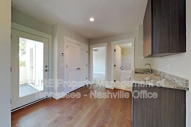 Foto del edificio - 2713 Torbett St