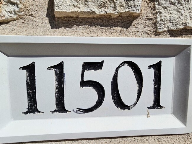 Building Photo - 11501 Jim Thorpe Ln