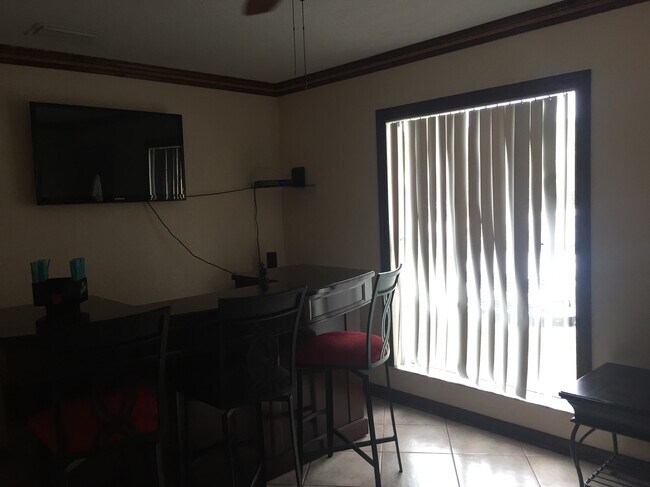 Ventana de la habitación principal - 1060 41st St N