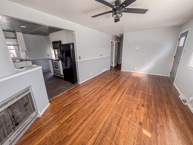 Foto del edificio - 702 Melton St