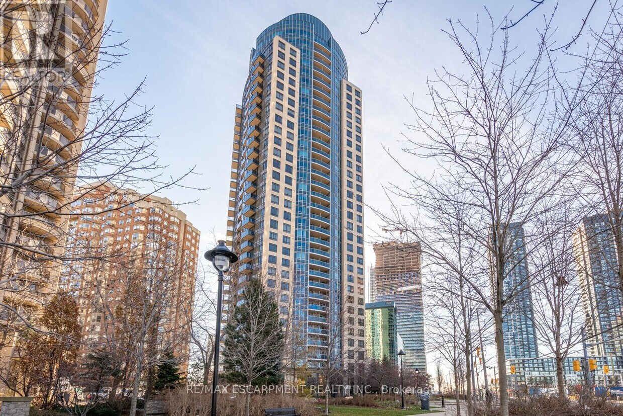 Photo principale - 330-330 Burnhamthorpe Rd W