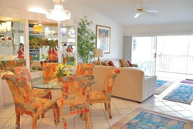 Foto del edificio - Bright and airy in beautiful gated community - lake views and Florida sunshine!