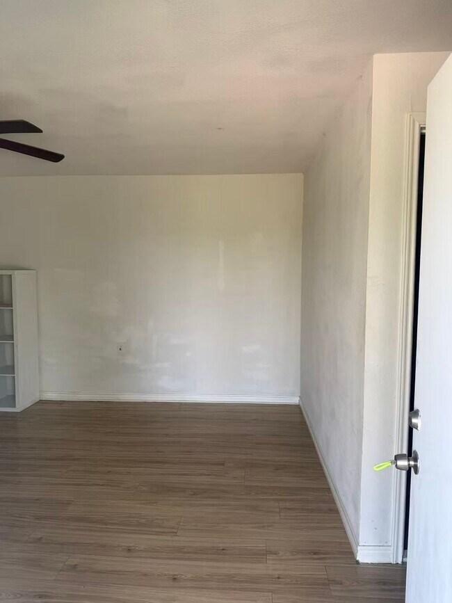 Foto del edificio - 6131 Fenske Ln